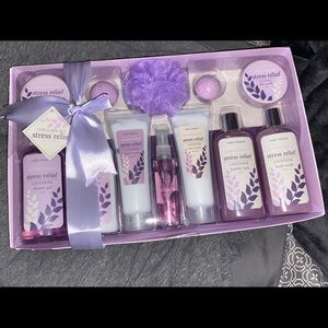 BRAND NEW STRESS RELIEF BUNDLE NEVER OPENED!!!